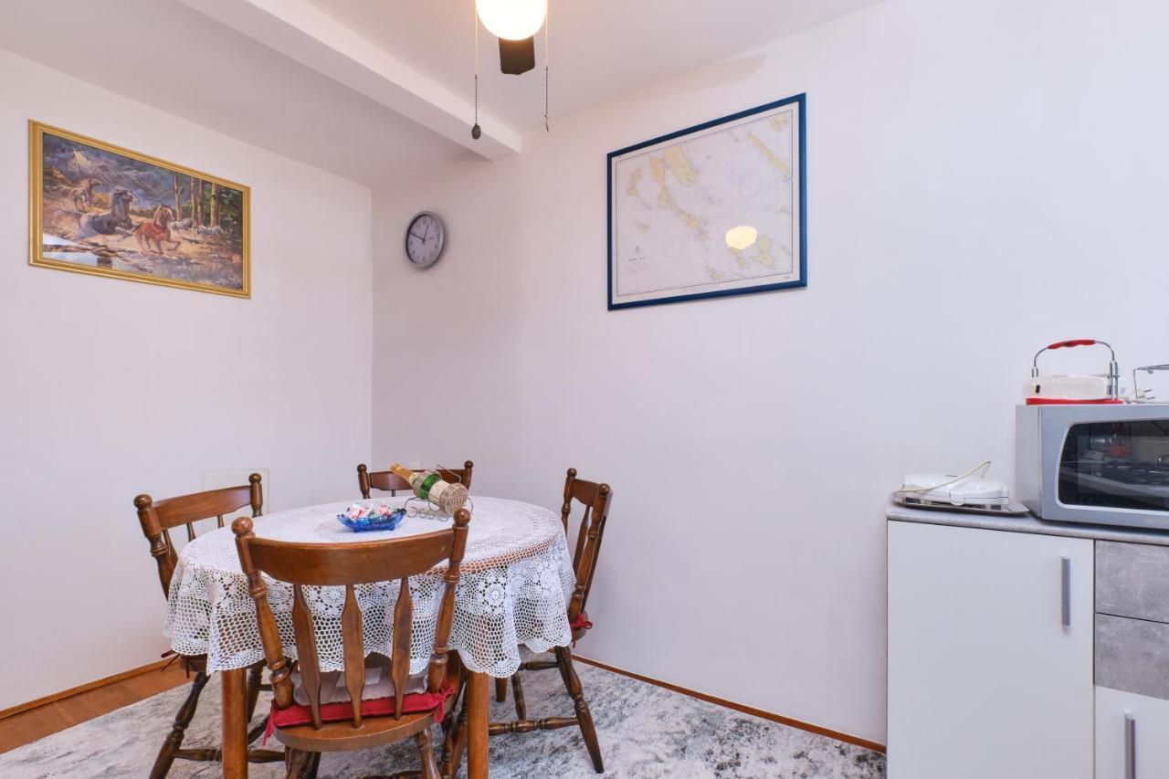 Apartman Ana Mali Lošinj Exteriör bild